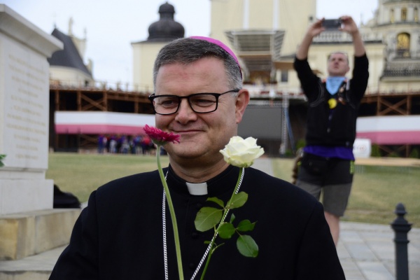 biskup wiesław śmigiel